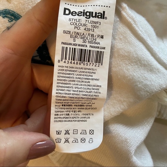 Desigual fringed hummingbird sweater in size small - Picture 8 of 8